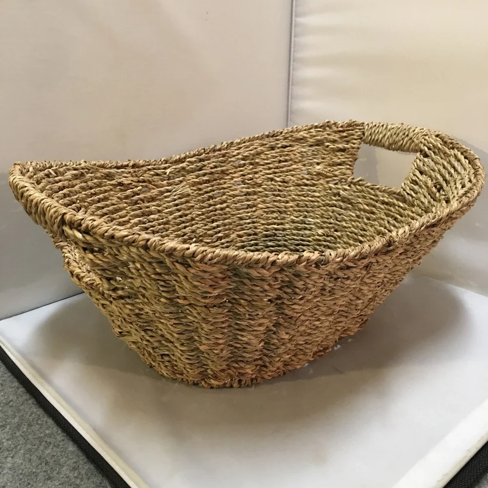 Woven Seagrass Basket Unisex Medium Natural Tan Oval Storage Handle Cottagecore